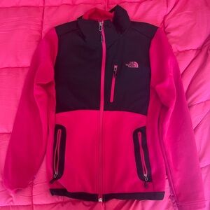 The North Face Pink And Black Zip Up #winter #TheNorthFace